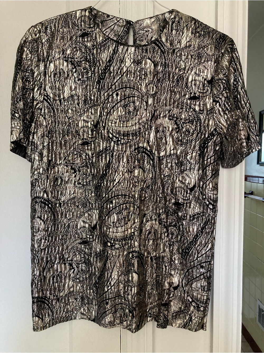 Beautiful Short-Sleeve Abstract Swirl Shirt - Black and Silver blouse